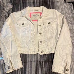 Women’s Abercrombie & Fitch jean white jacket.